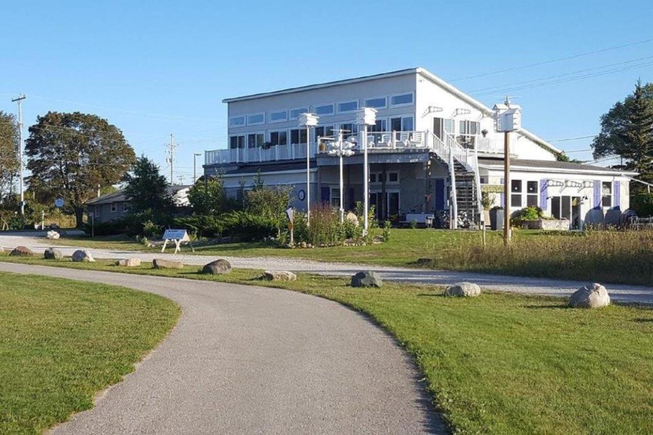 The Purple Martin Lakeside Inn Bird Sanctuary On Lake Huron Rogers City 외부 사진